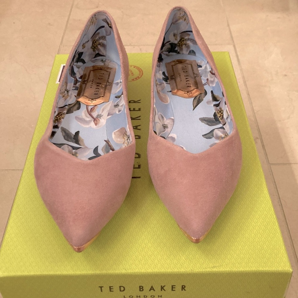 Ted Baker London New “Mancies” Blush Flats in Winter Rise - Size 6